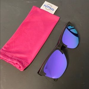 Women’s Oakley PRIZMS
